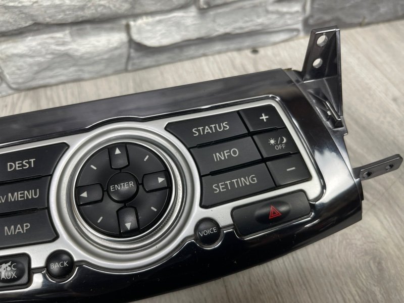 Блок кнопок, 2000 рублей, Москва