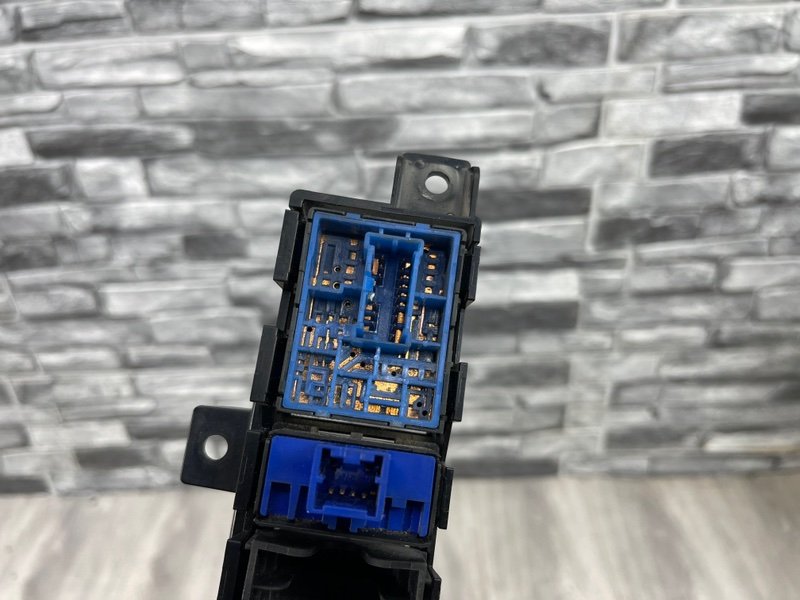 Блок управления зеркалами, 1000 рублей, Москва