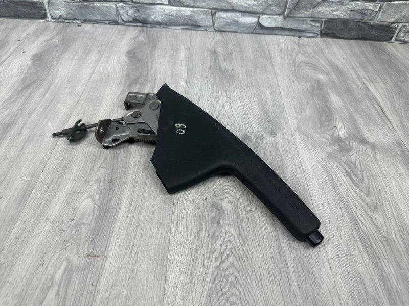 Рычаг стояночного тормоза, 1000 рублей, Москва