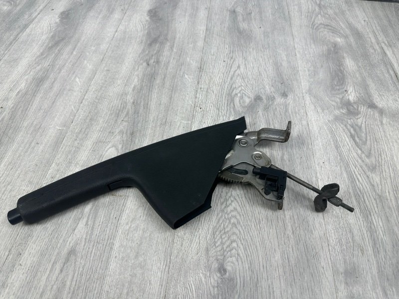 Рычаг стояночного тормоза, 1000 рублей, Москва