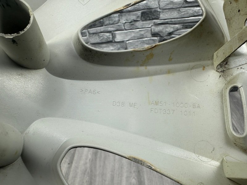 Колпак колеса, Москва