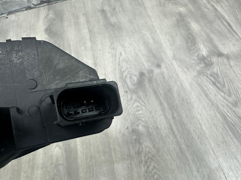 Замок двери передней правой, 4000 рублей, Москва