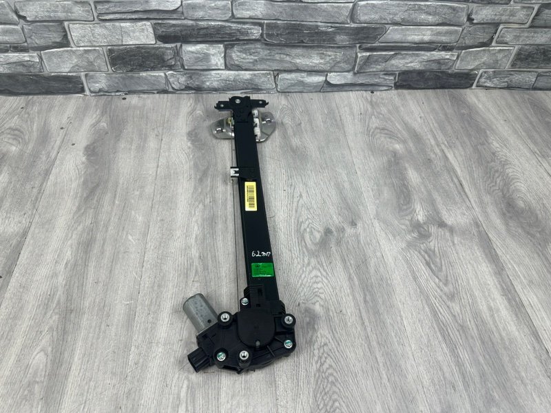 Стеклоподъемник задний, 2000 рублей, Москва