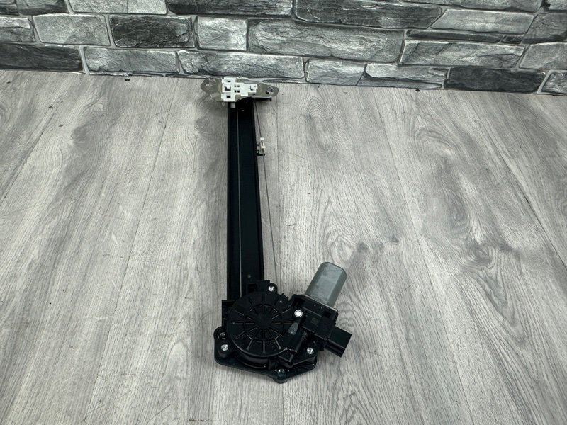 Стеклоподъемник задний, 2000 рублей, Москва