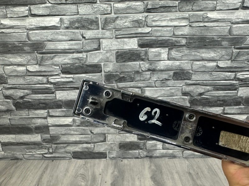 Эмблема, 1500 рублей, Москва