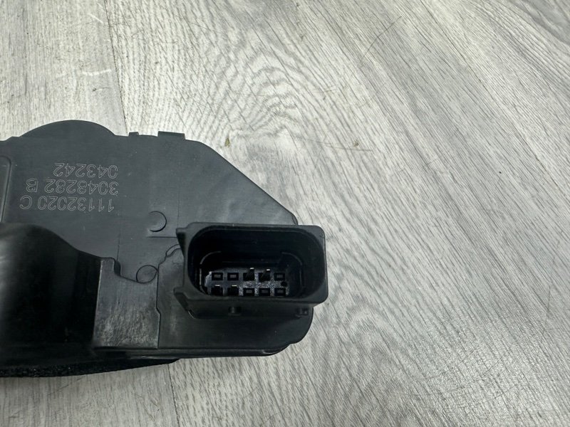 Замок двери задней правой, 3000 рублей, Москва