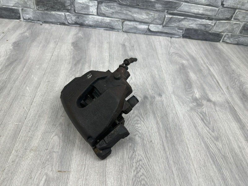 Суппорт тормозной передний правый, 1100 рублей, Москва