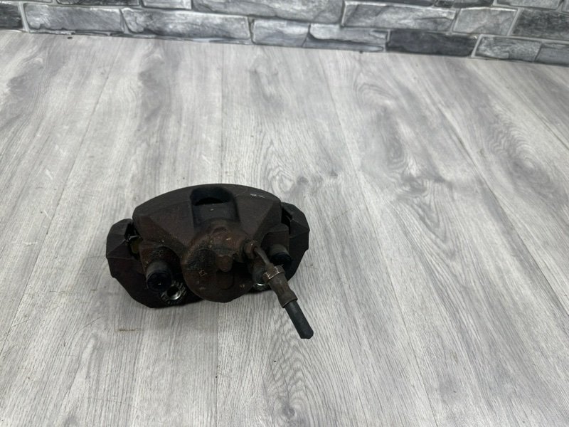 Суппорт тормозной передний правый, 1100 рублей, Москва