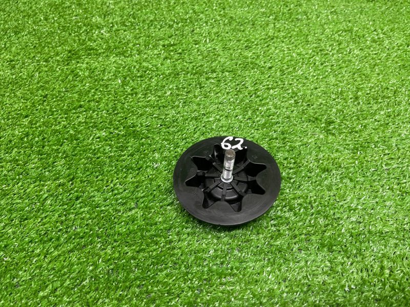 Болт крепления запасного колеса, 1000 рублей, Москва