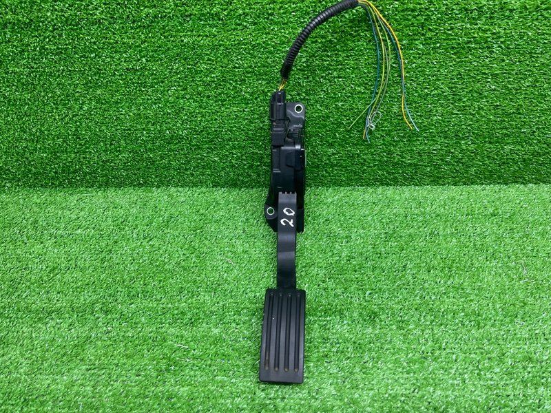 Педаль газа, 1000 рублей, Москва