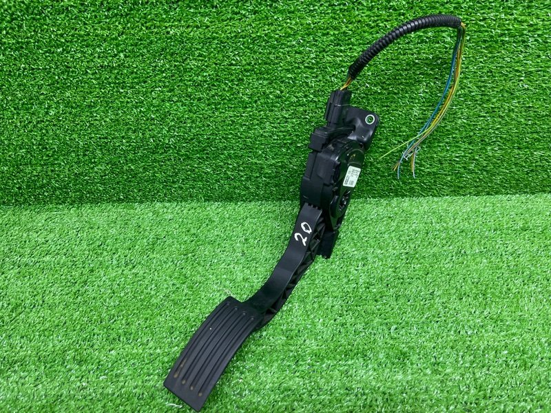 Педаль газа, 1000 рублей, Москва