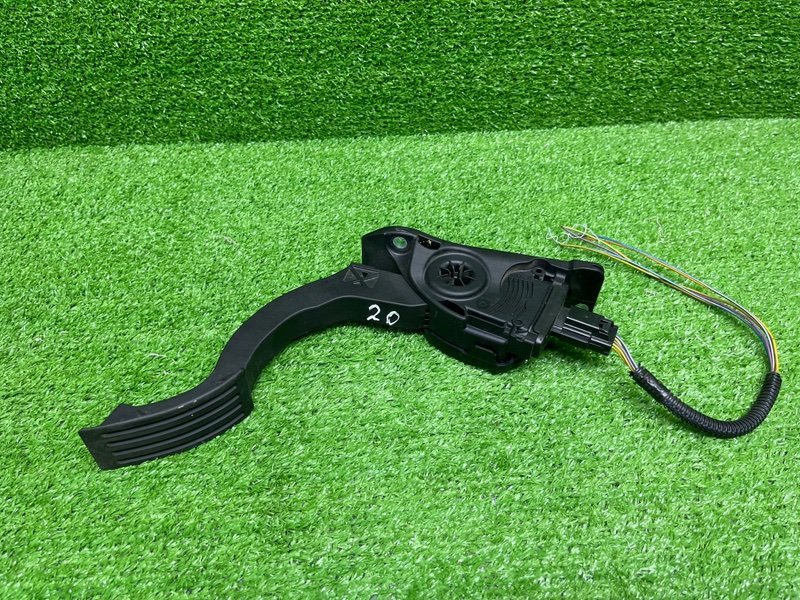 Педаль газа, 1000 рублей, Москва