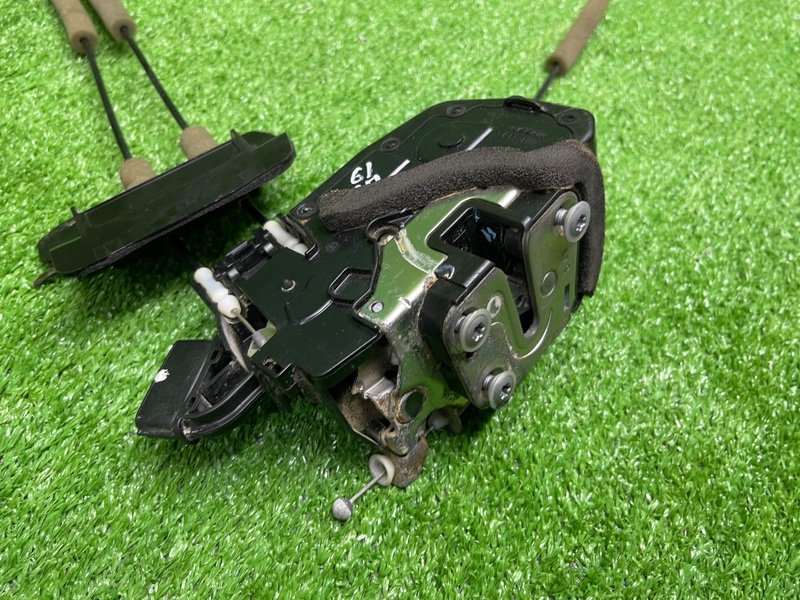 Замок двери передней правой, 6000 рублей, Москва