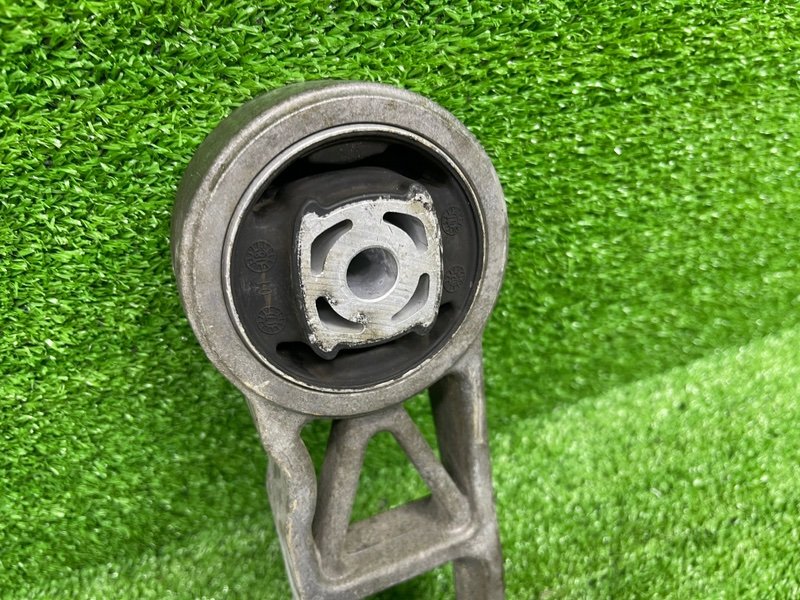 Опора двигателя, 2000 рублей, Москва