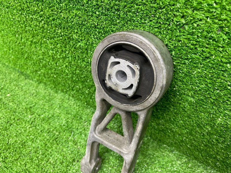 Опора двигателя, 2000 рублей, Москва