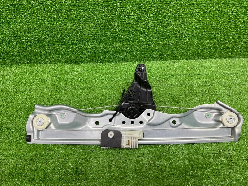 Стеклоподъемник задний, 1000 рублей, Москва