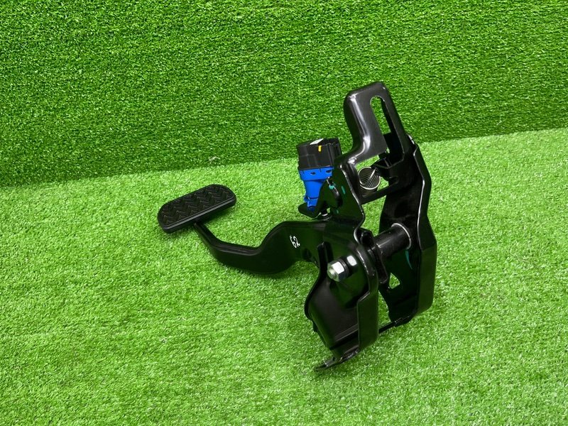 Педаль тормоза, 1000 рублей, Москва