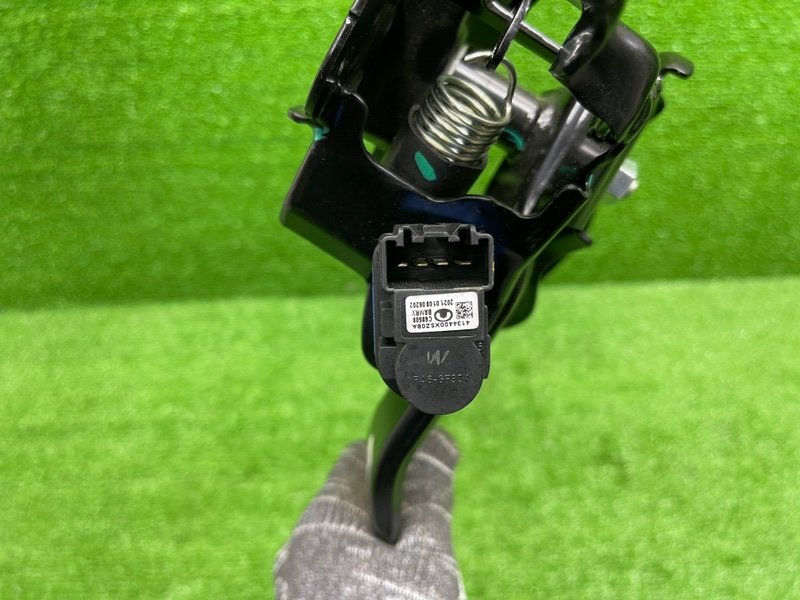 Педаль тормоза, 1000 рублей, Москва