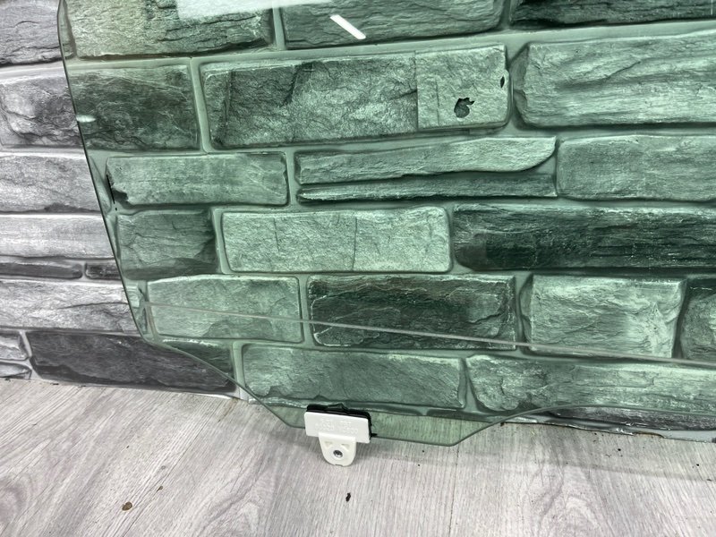 Стекло двери задней правой, 2000 рублей, Москва