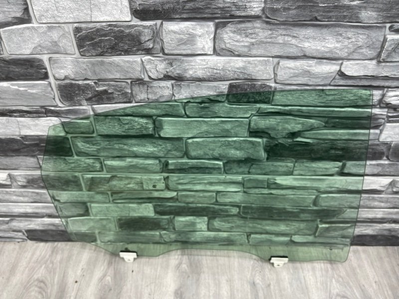 Стекло двери задней правой, 2000 рублей, Москва