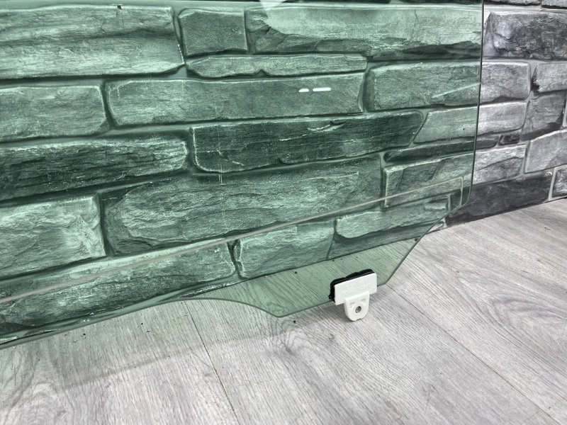 Стекло двери задней левой, 2000 рублей, Москва