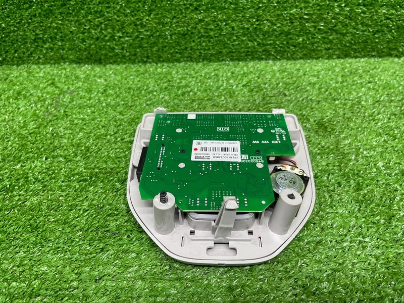 Плафон салонный, 2000 рублей, Москва