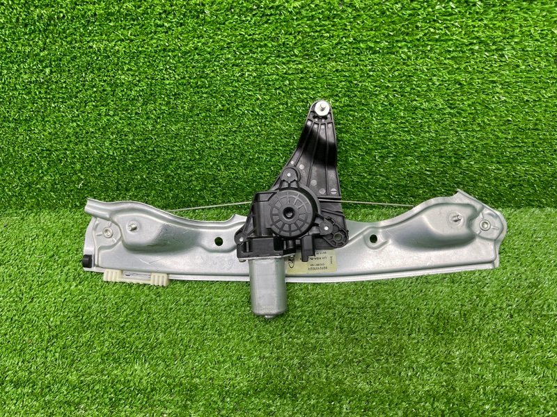 Стеклоподъемник задний, 2000 рублей, Москва