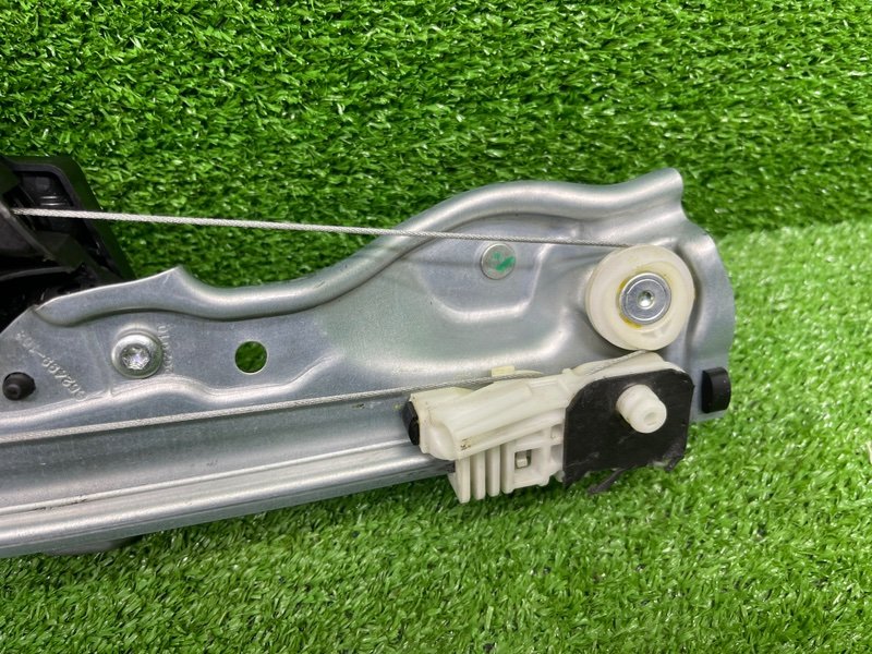 Стеклоподъемник задний, 2000 рублей, Москва