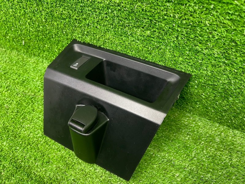 Ящик передней консоли, 1000 рублей, Москва