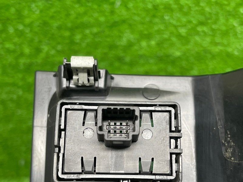 Ящик передней консоли, 1000 рублей, Москва