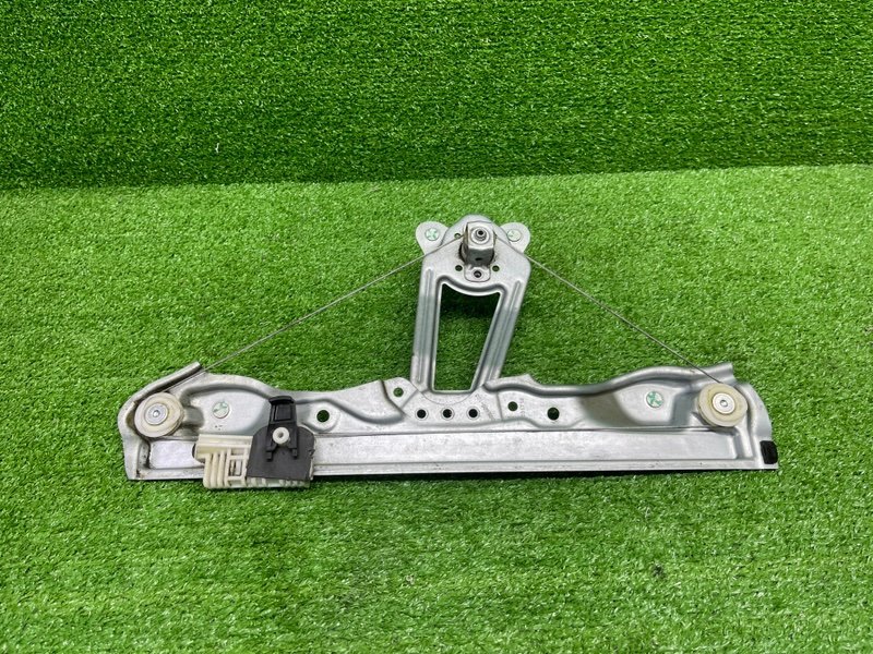 Стеклоподъемник задний, 1000 рублей, Москва