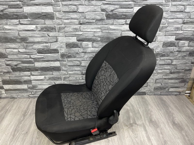 Сиденье переднее правое, 6000 рублей, Москва