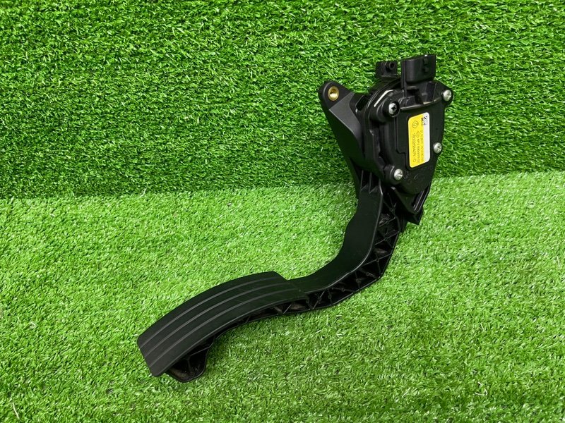 Педаль газа, 1400 рублей, Москва