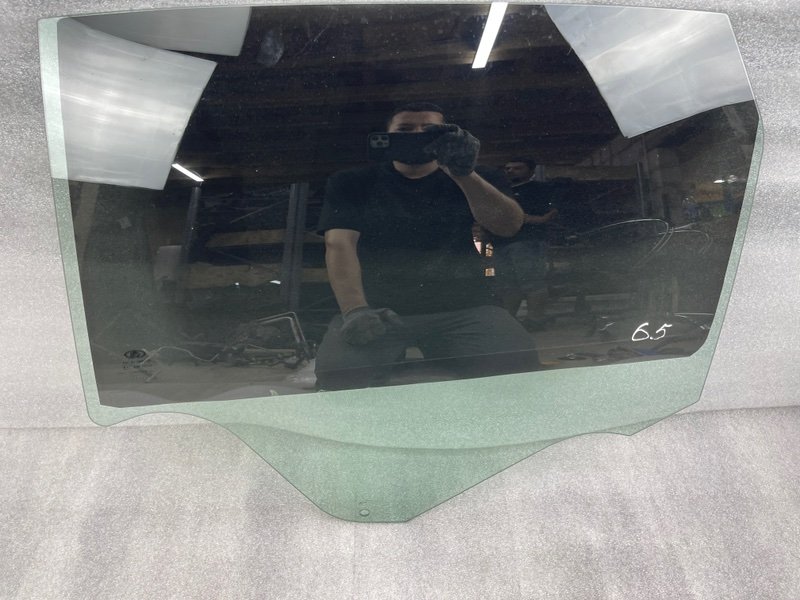 Стекло двери задней левой, 1500 рублей, Москва