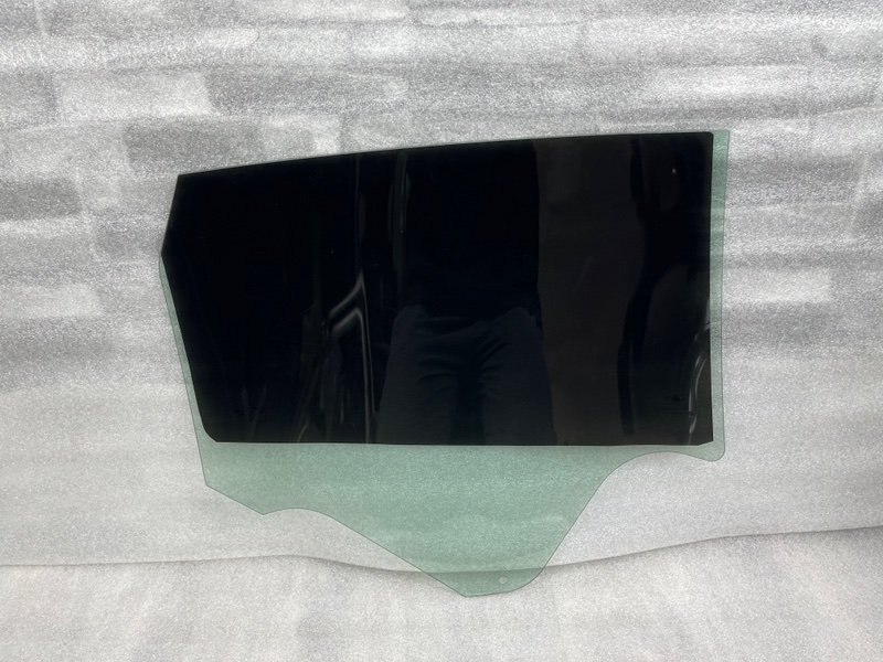 Стекло двери задней левой, 1500 рублей, Москва