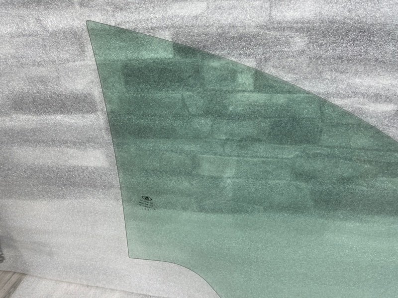 Стекло двери передней левой, 2500 рублей, Москва