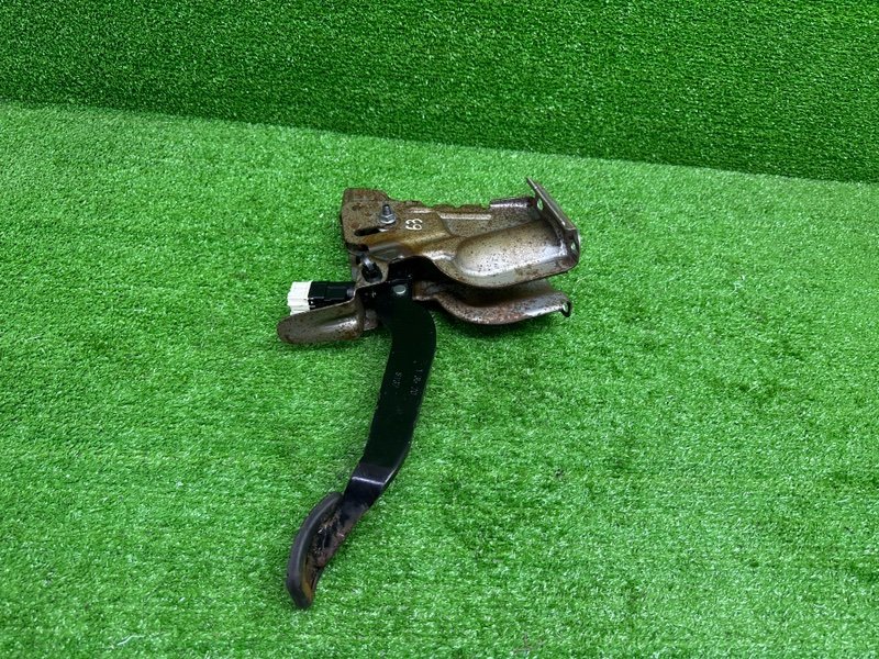 Педаль тормоза, 1000 рублей, Москва