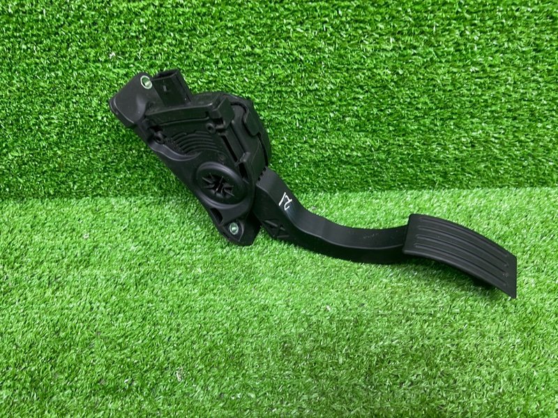 Педаль газа, 800 рублей, Москва