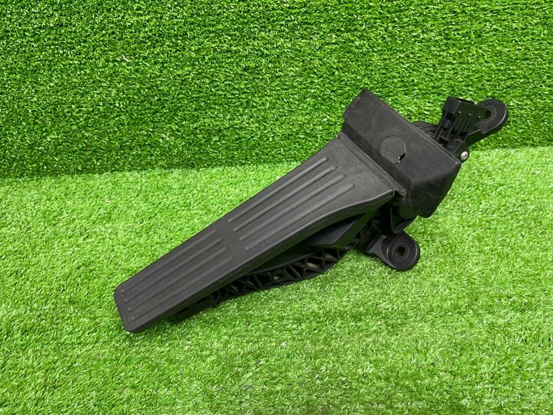 Педаль газа, 1000 рублей, Москва