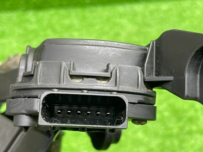 Педаль газа, 1000 рублей, Москва