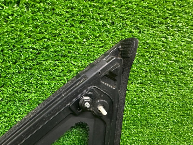 Стекло глухое зад. левое, 1000 рублей, Москва