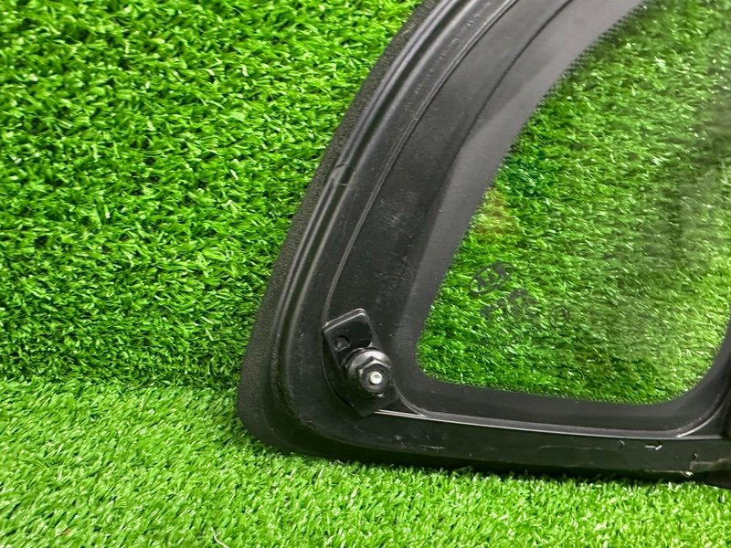 Стекло глухое зад. левое, 1000 рублей, Москва