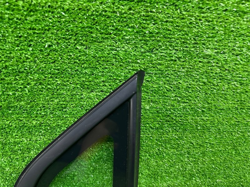 Стекло глухое зад. правое, 1000 рублей, Москва