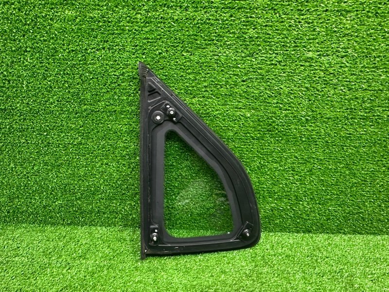 Стекло глухое зад. правое, 1000 рублей, Москва