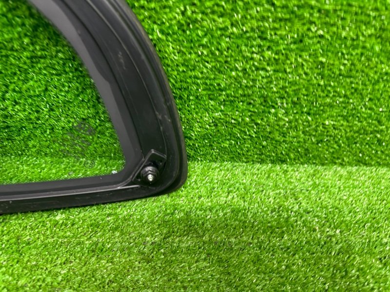 Стекло глухое зад. правое, 1000 рублей, Москва