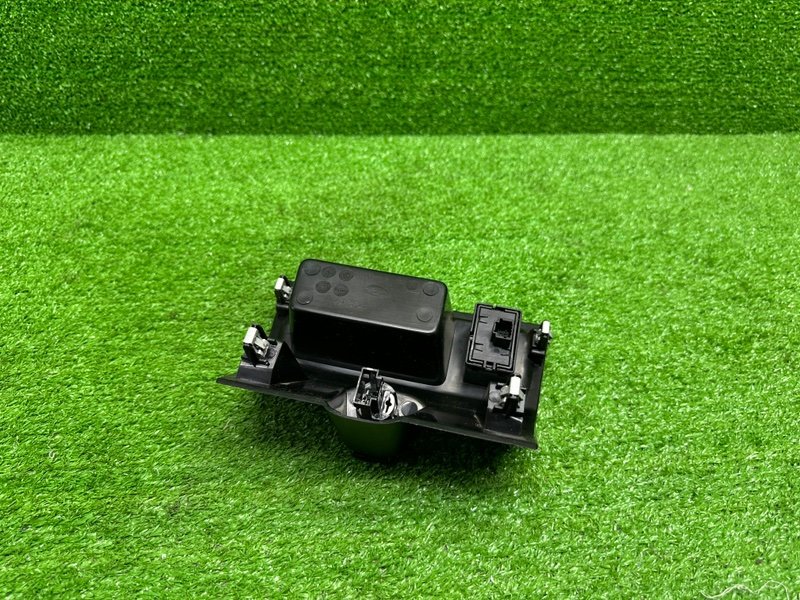 Ящик передней консоли, 1000 рублей, Москва