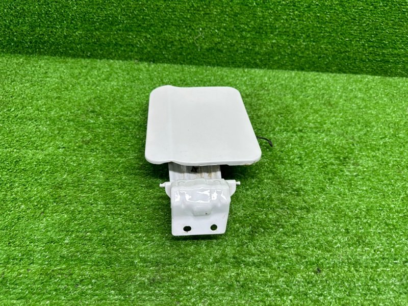 Лючок топливного бака, 500 рублей, Москва