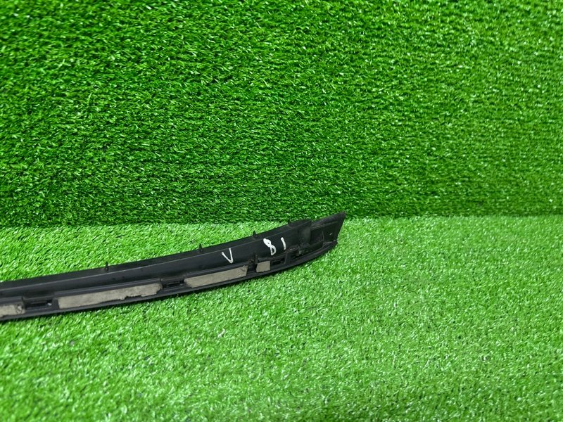 Молдинг лобового стекла, 2000 рублей, Москва