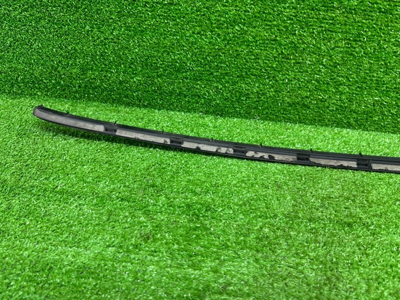 Молдинг лобового стекла, 2000 рублей, Москва