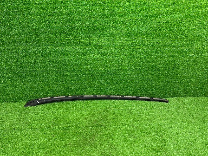 Молдинг лобового стекла, 2000 рублей, Москва